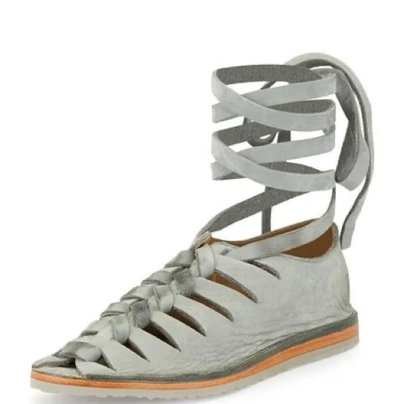 NWOB Frye Holly nubuck gladiator flats shoes 7.5