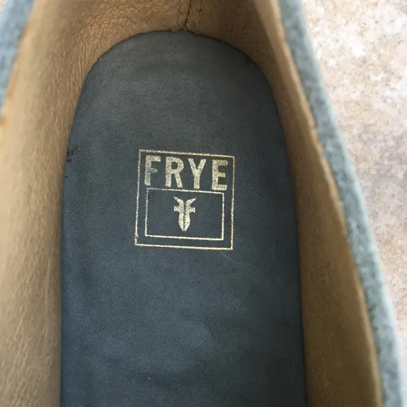 NWOB Frye Holly nubuck gladiator flats shoes 7.5