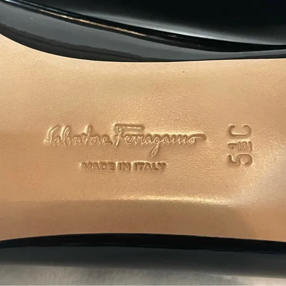 NWOB Salvatore Ferragamo Sz 5.5 Black Patent Leather Flats w/ Gold Hardware