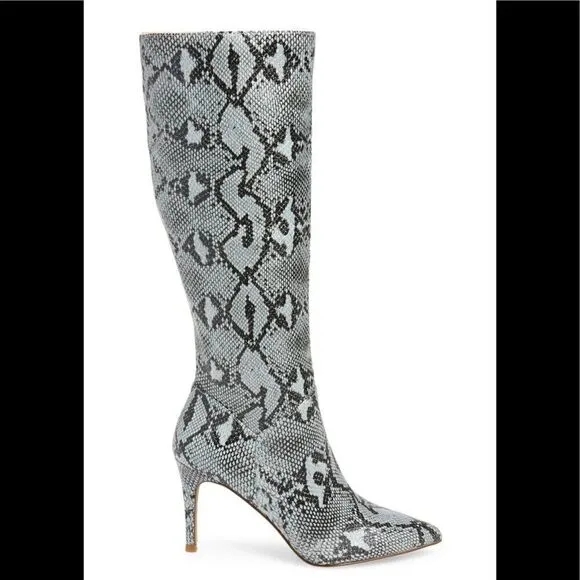 NWOB STEVE MADDEN Kinga Embossed Knee High Boot