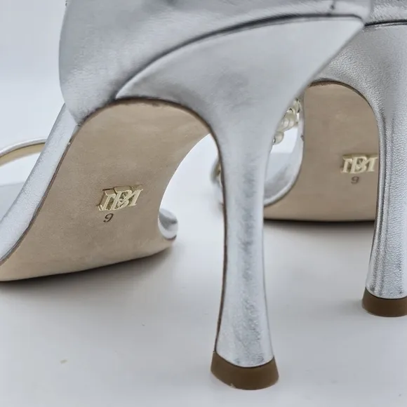 NWOT Badgley Mischka Loretta Dual Pearl Strap Stilettos, Silver, Women's 9