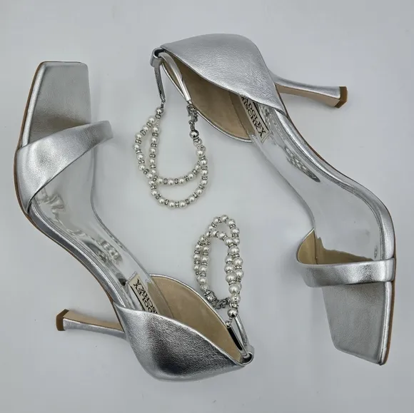 NWOT Badgley Mischka Loretta Dual Pearl Strap Stilettos, Silver, Women's 9
