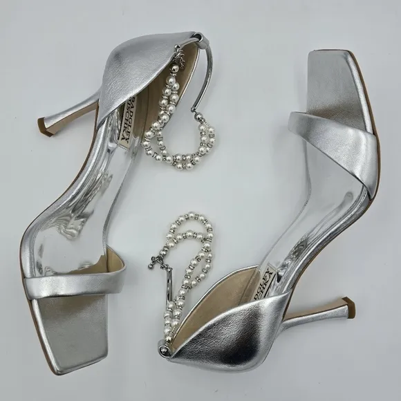 NWOT Badgley Mischka Loretta Dual Pearl Strap Stilettos, Silver, Women's 9