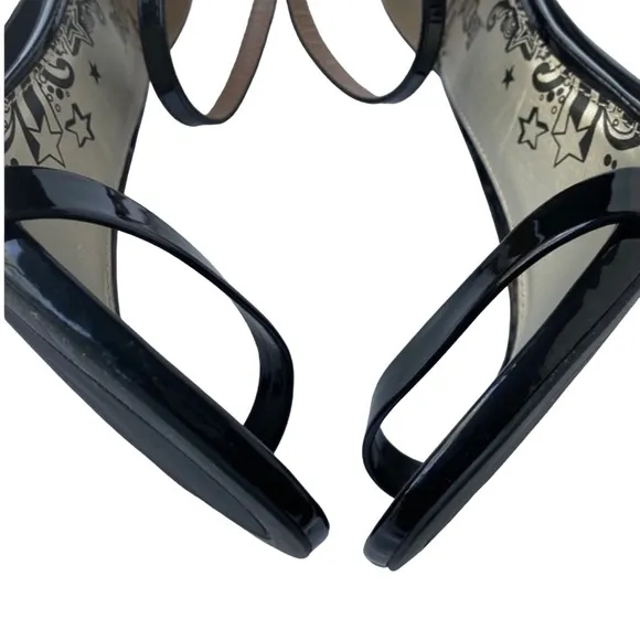 NWOT Brash Kailey 8.5W 8.5 Wide Black Heels Sandals Stiletto Patent Vegan leathe