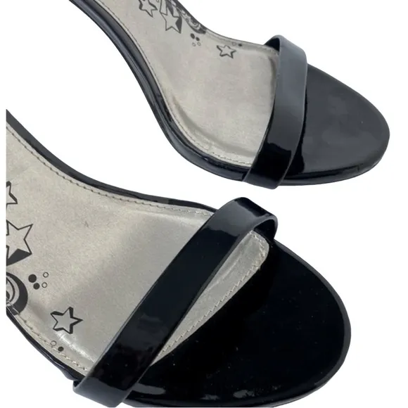 NWOT Brash Kailey 8.5W 8.5 Wide Black Heels Sandals Stiletto Patent Vegan leathe