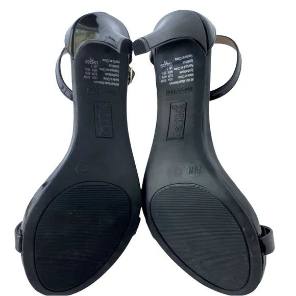 NWOT Brash Kailey 8.5W 8.5 Wide Black Heels Sandals Stiletto Patent Vegan leathe