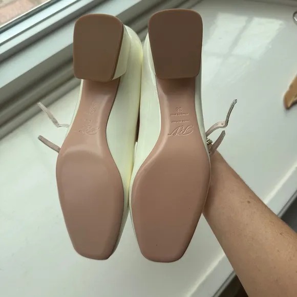 NWOT Crystal-Embellished Patent-Leather Maryjane Pumps - Cream - EU 38