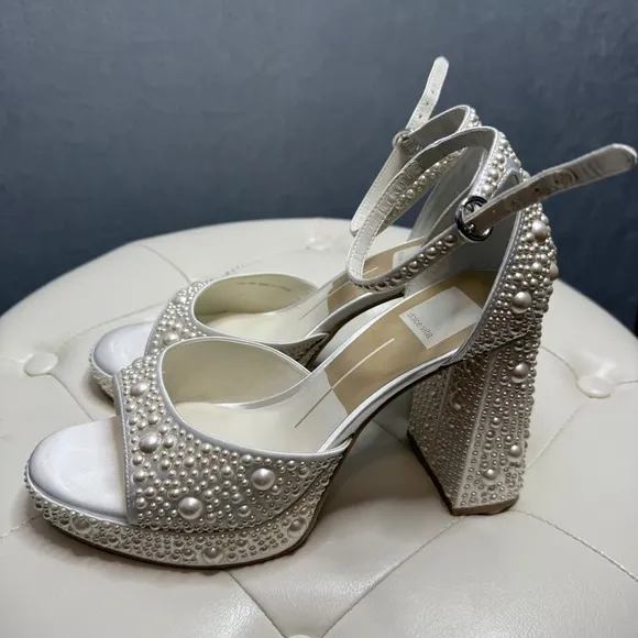 NWOT Dolce Vita Shoes Womens 8W Pandro Pearl Wide Hells True White Satin Bridal