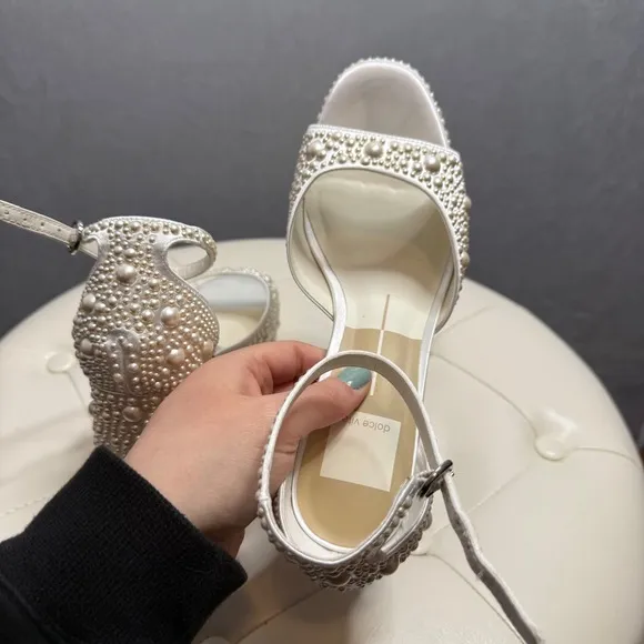 NWOT Dolce Vita Shoes Womens 8W Pandro Pearl Wide Hells True White Satin Bridal