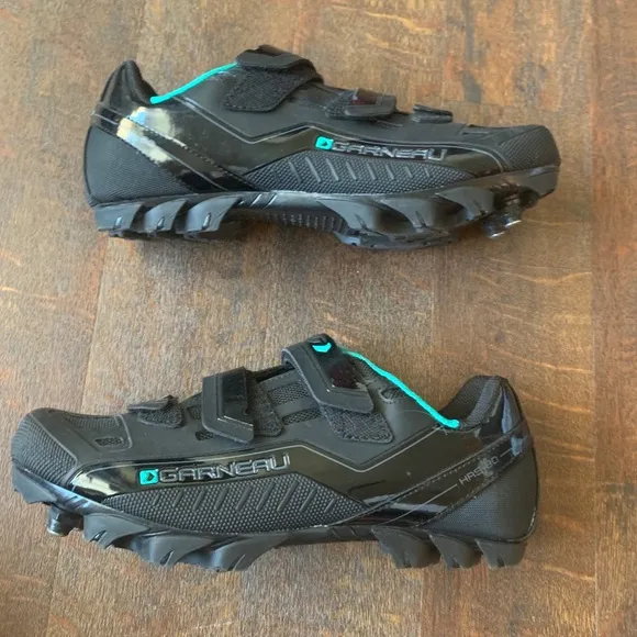 NWOT Louis Garneau spin shoes