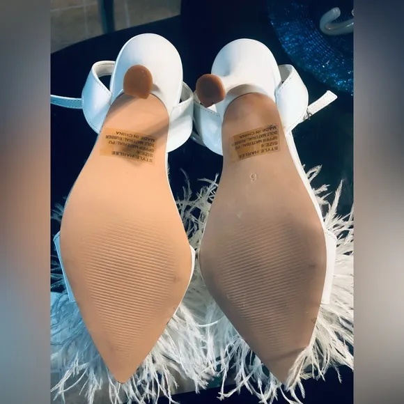 NWOT Lulus Harlee White Patent Feather High Heel Sandals. Size 6