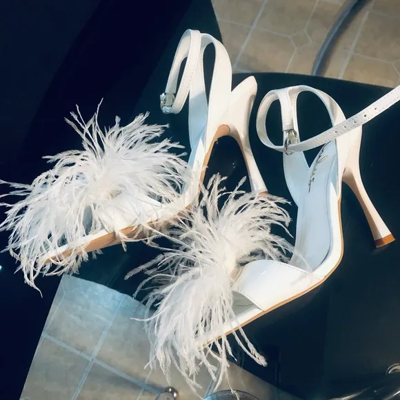 NWOT Lulus Harlee White Patent Feather High Heel Sandals. Size 6