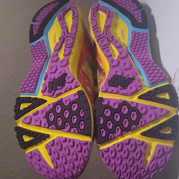 NWOT New Balance 890v3 “Tie-Dye” rainbow running shoes