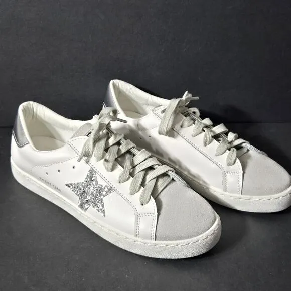 NWOT Vintage Havana VH Carla Sneaker White Silver Glitter Womens Size 8