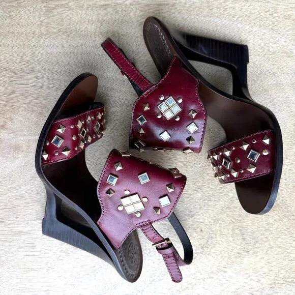 NWOT/Box TORY BURCH Kingsbridge Studded Wedge Sandals Burgundy Gold 8.5 Leather