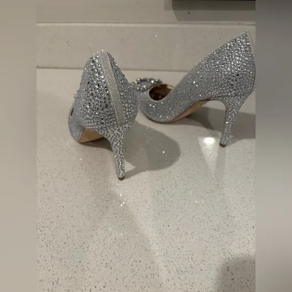 NWT $265 Badgley Mischka Silver Crystal Sparkly Wedding Luxe Pumps Shoes Heels 8