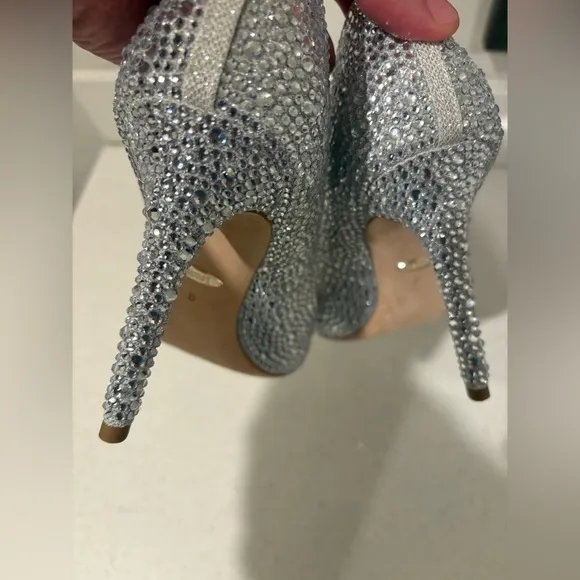 NWT $265 Badgley Mischka Silver Crystal Sparkly Wedding Luxe Pumps Shoes Heels 8