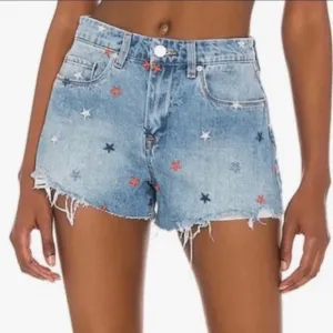 🌟💙NWT BLANKNYC BARROW VINTAGE HIGH RISE SHORTS SIZE 27 or 4! RED &amp; BLUE STARS