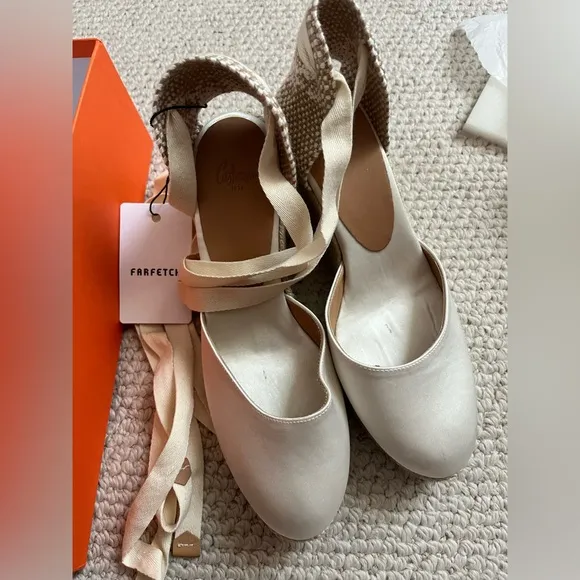 NWT Castaner white ivory satin lace up espadrille shoes gold flecks size 7.5/38