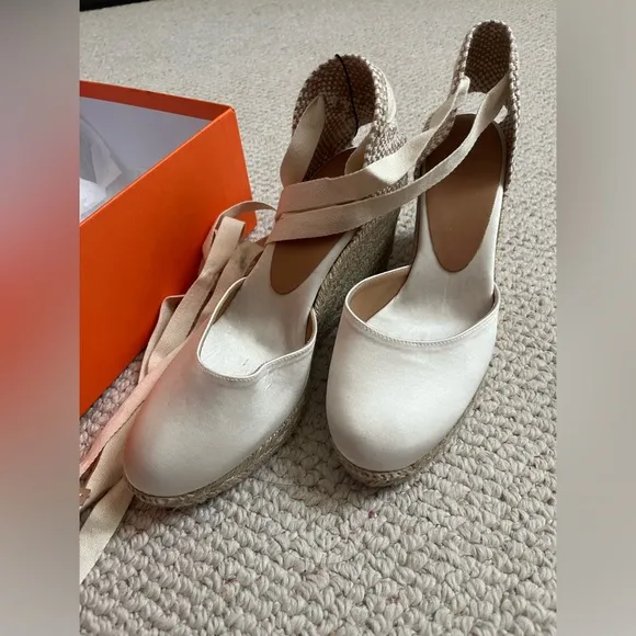 NWT Castaner white ivory satin lace up espadrille shoes gold flecks size 7.5/38