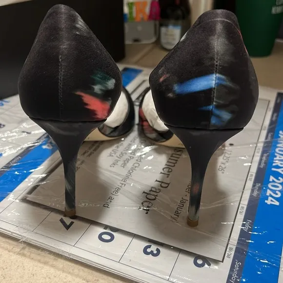 NWT Elsie Fabric Knotted Doorsay Pumps