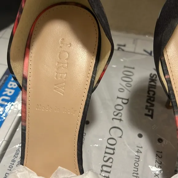 NWT Elsie Fabric Knotted Doorsay Pumps