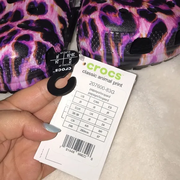 NWT PINK /PURPLE Classic Animal Print Crocs Youth size J6 Papaya Leopard shoes