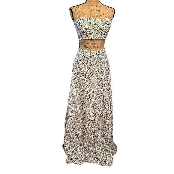 NWT Showpo Maya Linen Blend Blue Porcelain Floral Panelled Crop Top &amp; Maxi Skirt
