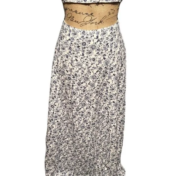 NWT Showpo Maya Linen Blend Blue Porcelain Floral Panelled Crop Top &amp; Maxi Skirt
