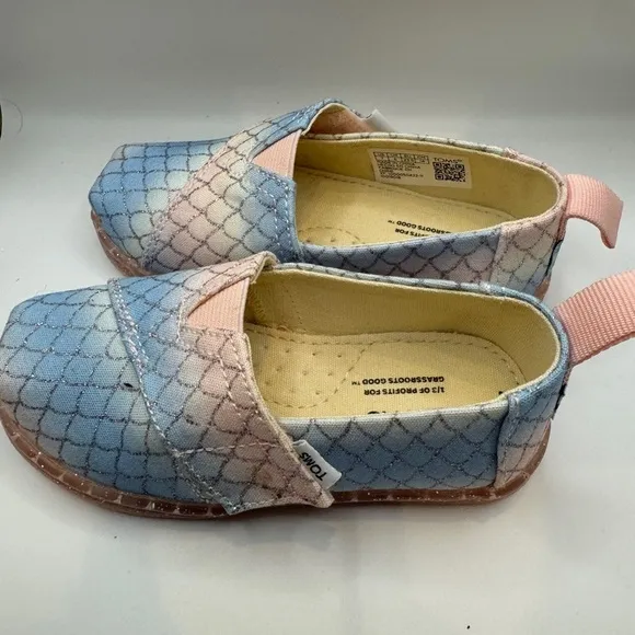 NWT Toms Toddler Girl Size 7 Blue &amp; Pink Mermaid Flats Sneakers Shoes