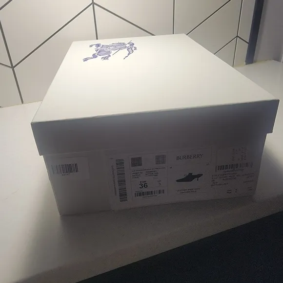 NWT Trending Burberry mules sz 36