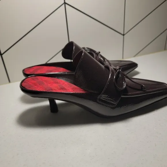 NWT Trending Burberry mules sz 36