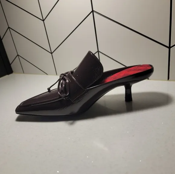 NWT Trending Burberry mules sz 36