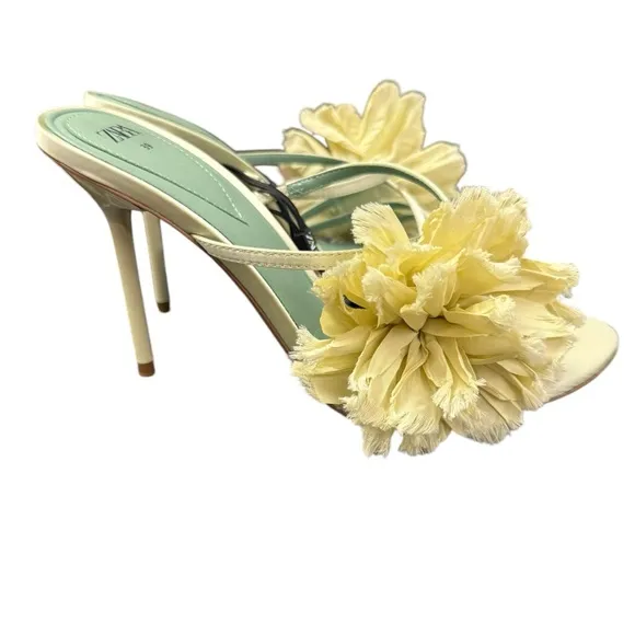 NWT Zara Satin Effect Heeled sandal in Lemon Green Size US 8