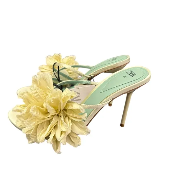 NWT Zara Satin Effect Heeled sandal in Lemon Green Size US 8