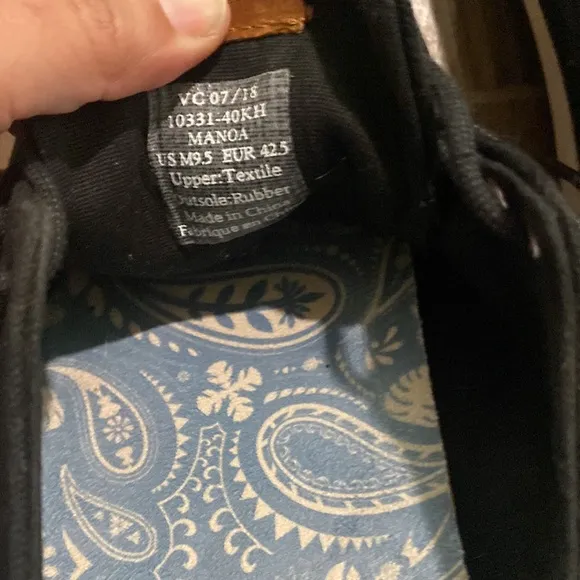 Olukai Manoa black shoe with laces