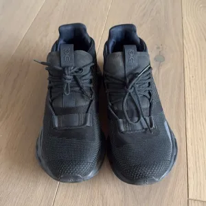 On cloudnova shoes