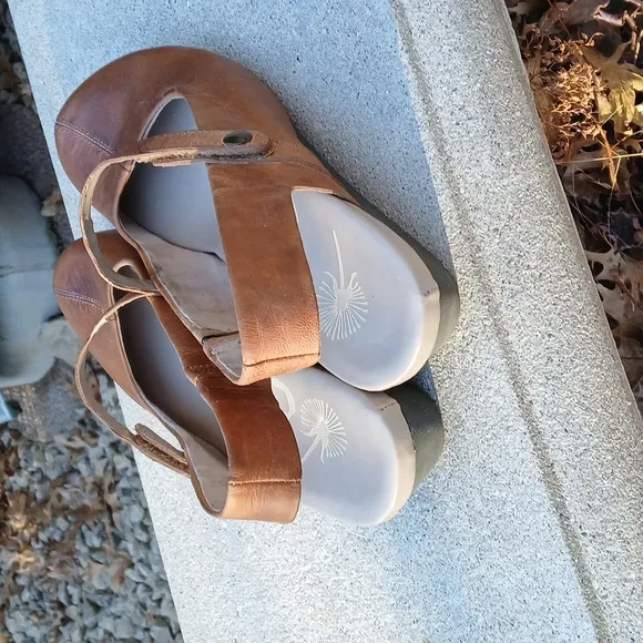 OTBT Wedge Brown Leather MARYJANE Shoes Size 9