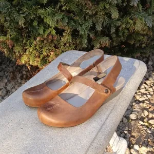 OTBT Wedge Brown Leather MARYJANE Shoes Size 9