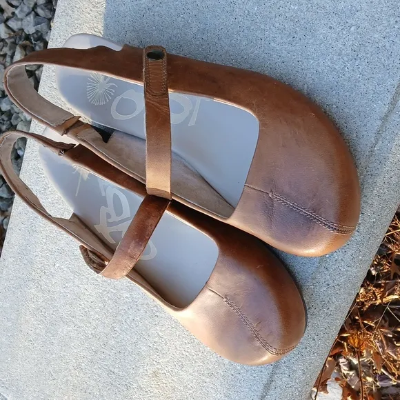 OTBT Wedge Brown Leather MARYJANE Shoes Size 9