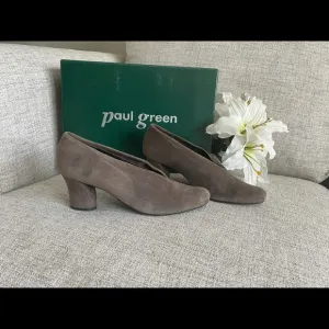 Paul Green Grey Suede Pumps, Like New, Gorgeous!