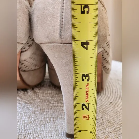 Paul Green 'Passion' Bootie-Gold Suede- Size US 9. NEW CODITION