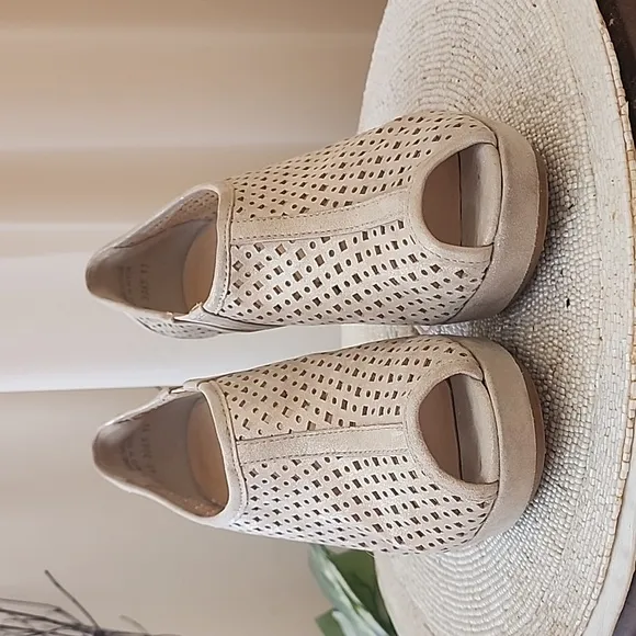 Paul Green 'Passion' Bootie-Gold Suede- Size US 9. NEW CODITION