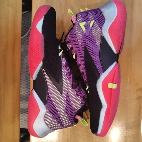 Peak Taichi lightning men's basketball shoes size13 purple yellow pink and black