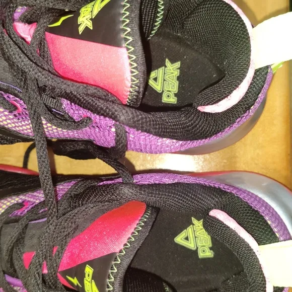 Peak Taichi lightning men's basketball shoes size13 purple yellow pink and black