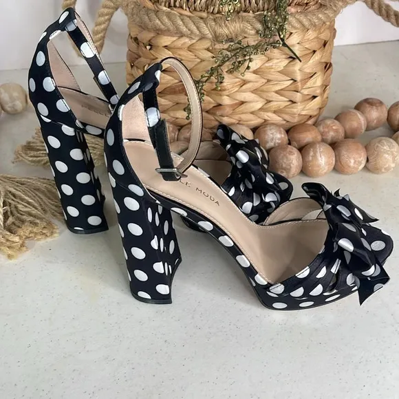 Pelle Moda Gema Ankle Strap Platform Sandal Sz 8.5