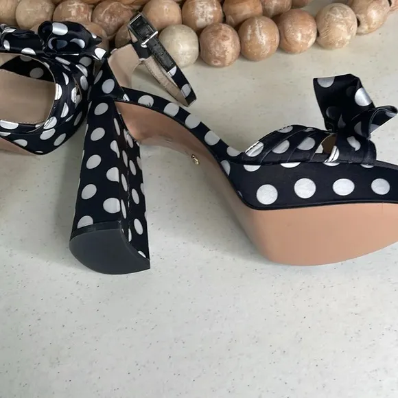 Pelle Moda Gema Ankle Strap Platform Sandal Sz 8.5