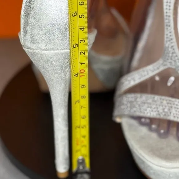 Pelle Moda Onora Silver T Strap Rhinestone Platform Stiletto Heel Size 8 M
