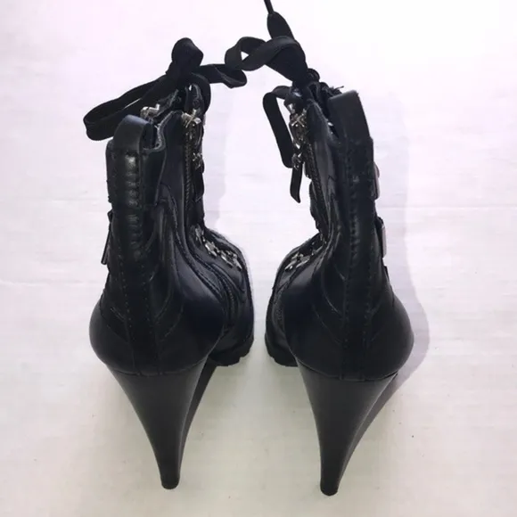 Pour La Victoire Kesha Bootie