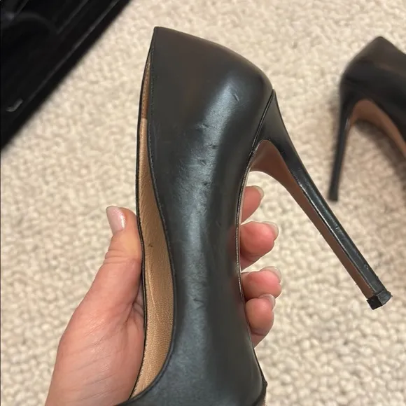 Prada Elegant Black Leather Pumps